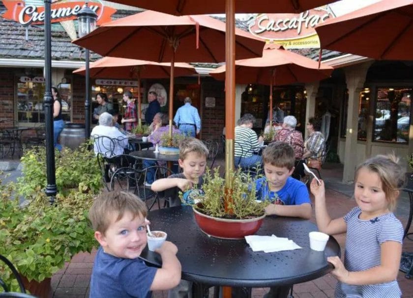 kids eating ice cream, family fun in Gatlinburg