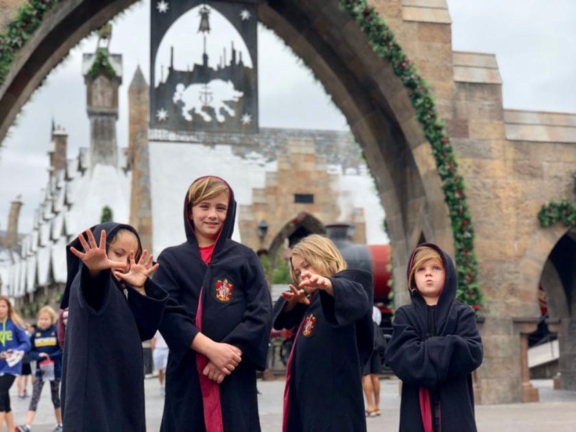 Kids in front of Harry Potter World 