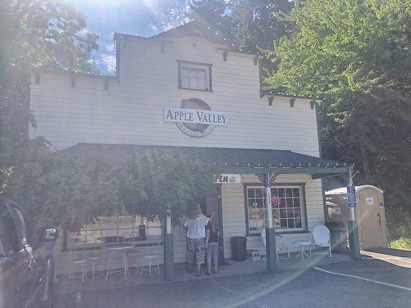 Apple Valley Country Store