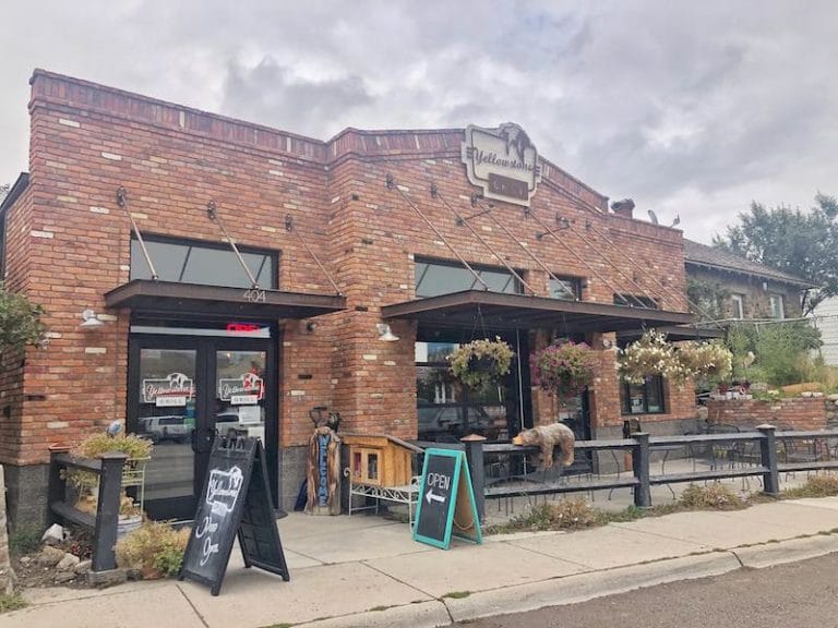 12 Amazing Things To Do In Gardiner, Montana [Plus Where To Stay]