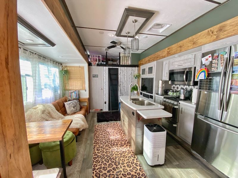 Photos Show Family's Stylish RV With Laundry Room and Kitchen Island