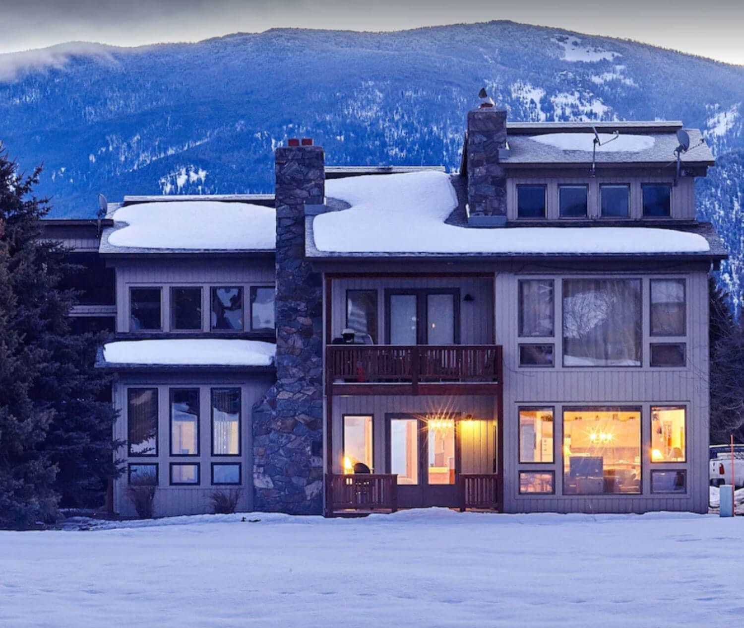 26 Unique Airbnb Montana Stays [17 With Hot Tubs]