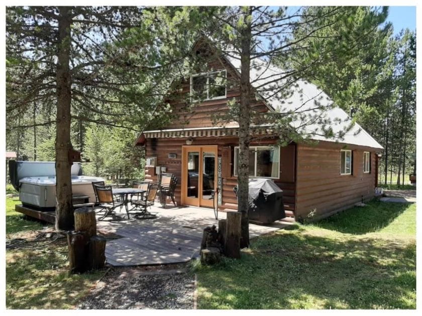 Uncle Toms cabin AirBnB Yellowstone