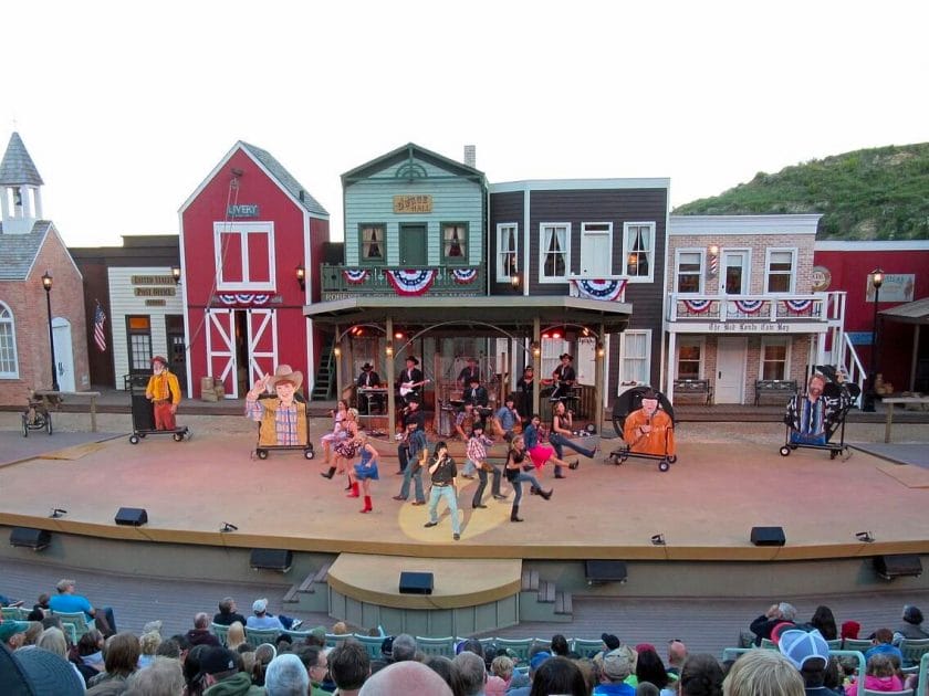 Medora dancing show