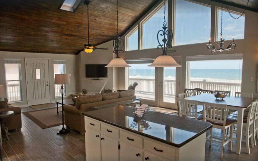 The living space at Luna Seas in Gulf Shores,Best Gulf Shores Airbnb and VRBO Stays.