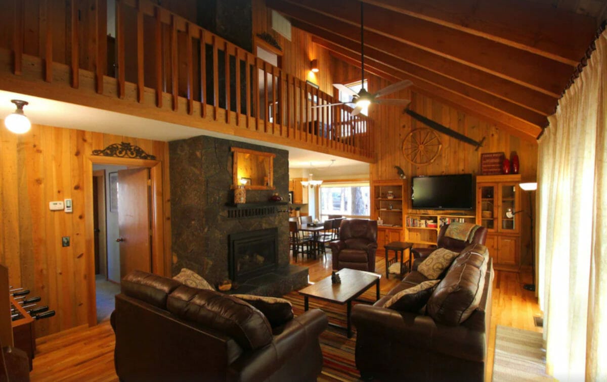 This is a picture of the Cabin in Sunriver from VRBO