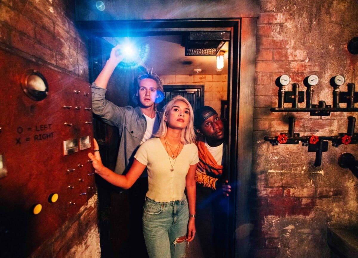 Prison break escape game