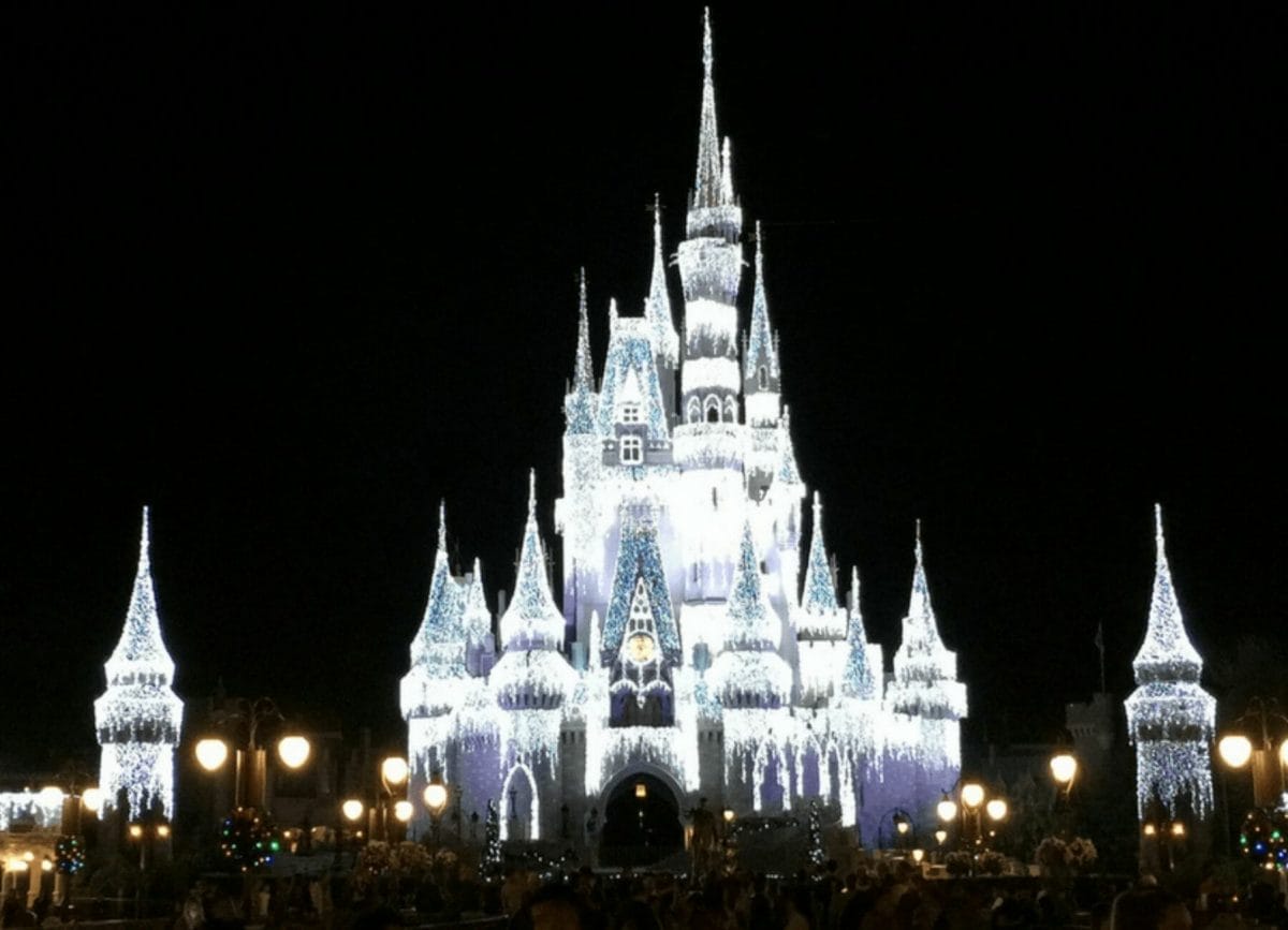 Shows the castle at Walt Disney World, things to do in Orlando