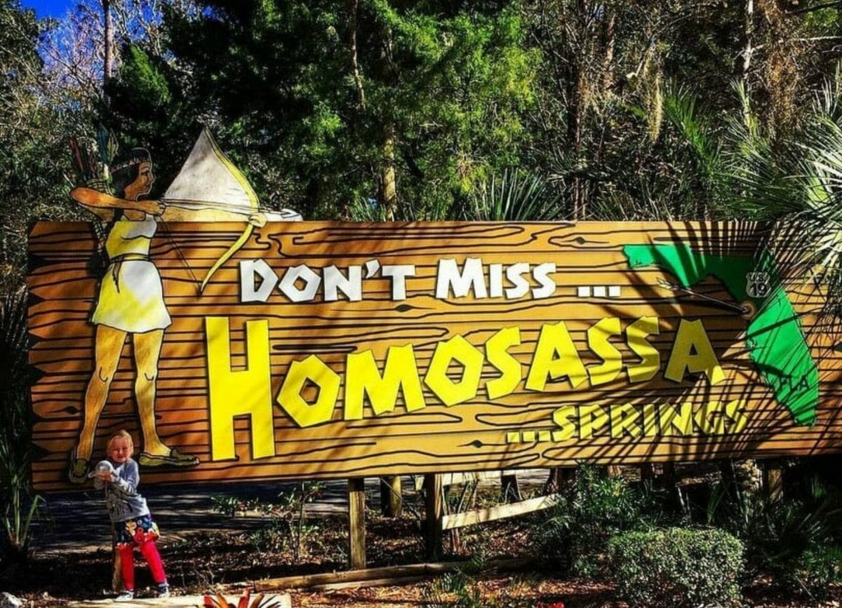 Homosassa Springs State Park sign