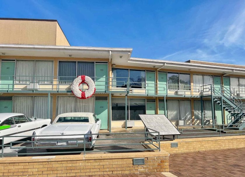 Picture of Lorraine Motel and the balcony where Martin Luther King Jr was shot.
