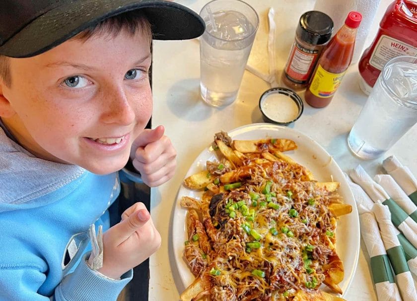 Knoxs plate of bbq fries at the blue city cafe. 