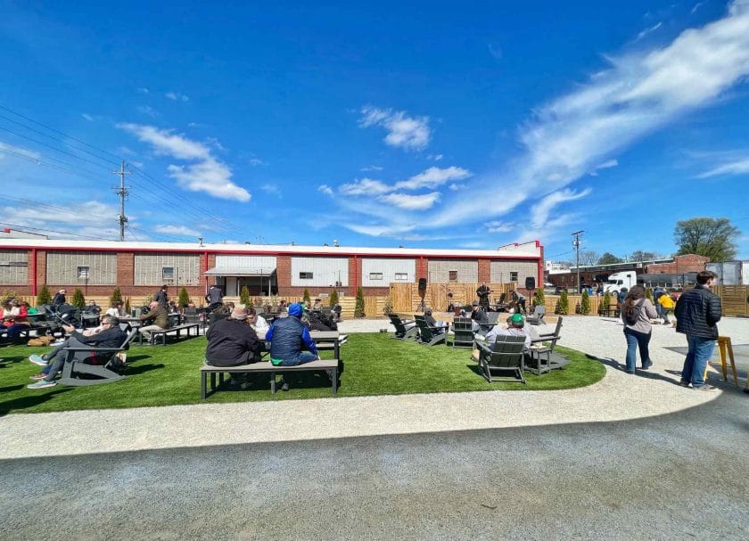 Picture of the outdoor seating at Oddstory Brewing Company in Chattanooga.